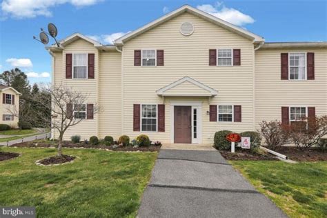 27 drbersprgsml|27 Drumheller Dr, Reading, PA 19606